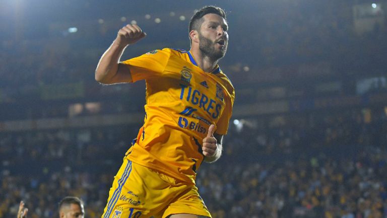 Gignac celebrando un gol con Tigres