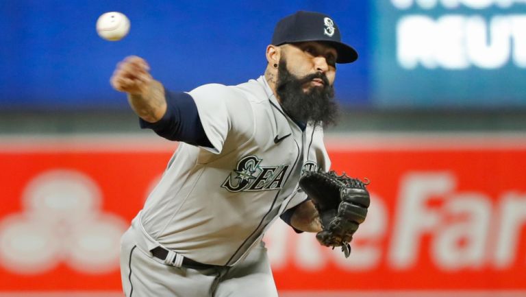 Sergio Romo: El mexicano llegó a 800 juegos en Grandes Ligas en derrota de Mariners