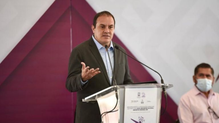 Cuauhtémoc Blanco durante plática como Gobernador de Morelos