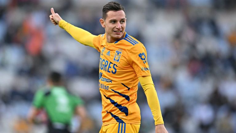 Florian Thauvin en festejo con Tigres