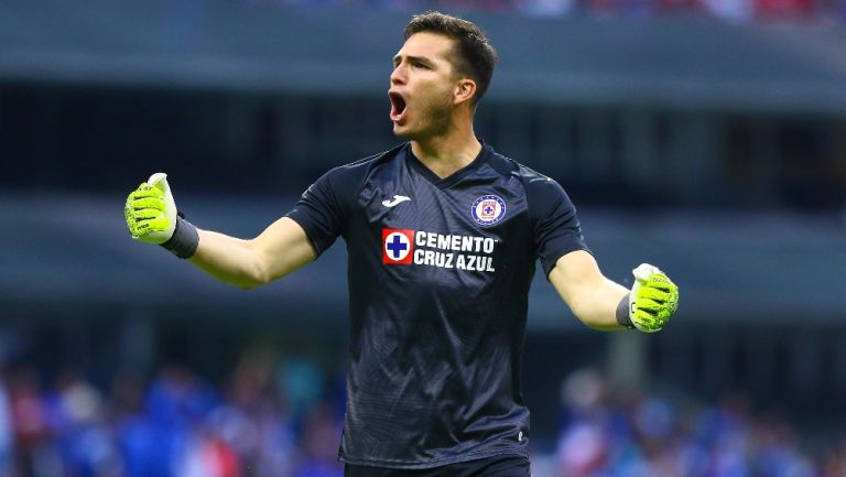 Sebas Jurado celebrando el pase de Cruz Azul a Liguilla