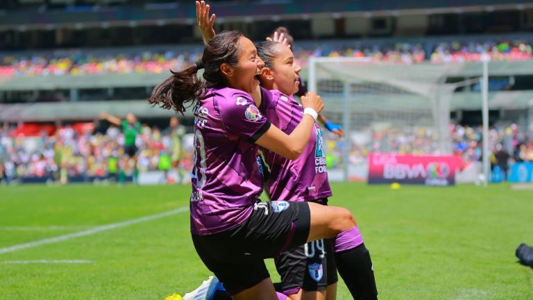 Las Tuzas celebran en el  Estadio Azteca