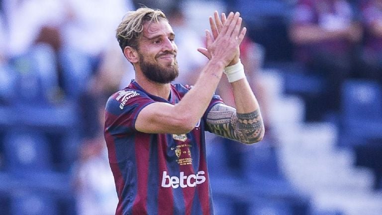 Ramiro Costa jugando el Campeón de Campeones con Atlante