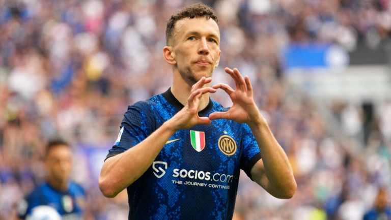 Ivan Perišić festejando gol con el Inter de Milán en la Serie A