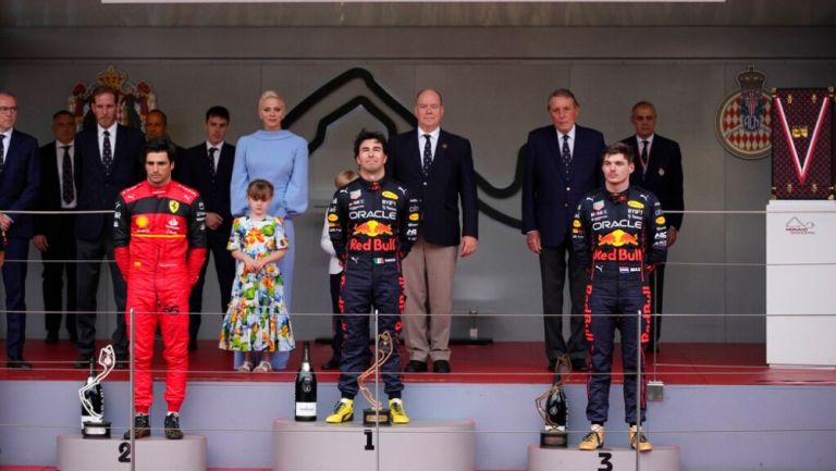 Pérez, Sains y Verstappen en el podio 