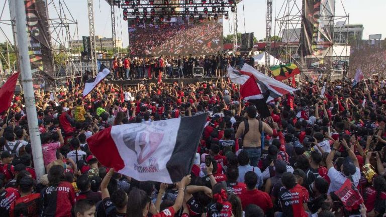 Atlas celebrando con su afición el título del Torneo Clausura 2022