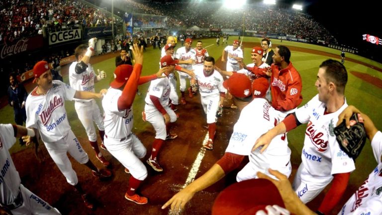 Diablos Rojos: Barrió serie ante Saraperos con cuadrangular del Haper Gamboa