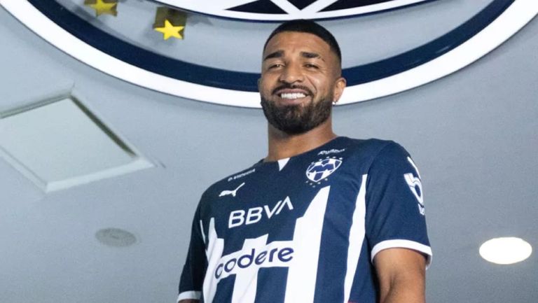 Rodrigo Aguirre es el nuevo delantero de los Rayados