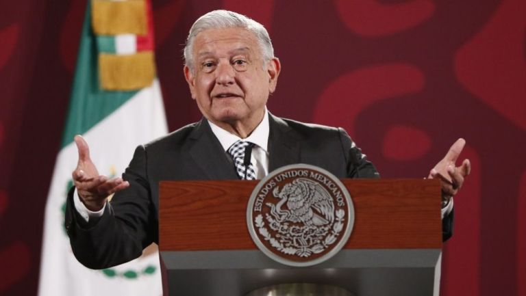 Andrés Manuel López Obrador en conferencia