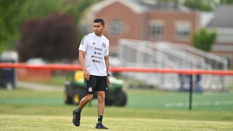 Orbelín Pineda en un entrenamiento con el Tri