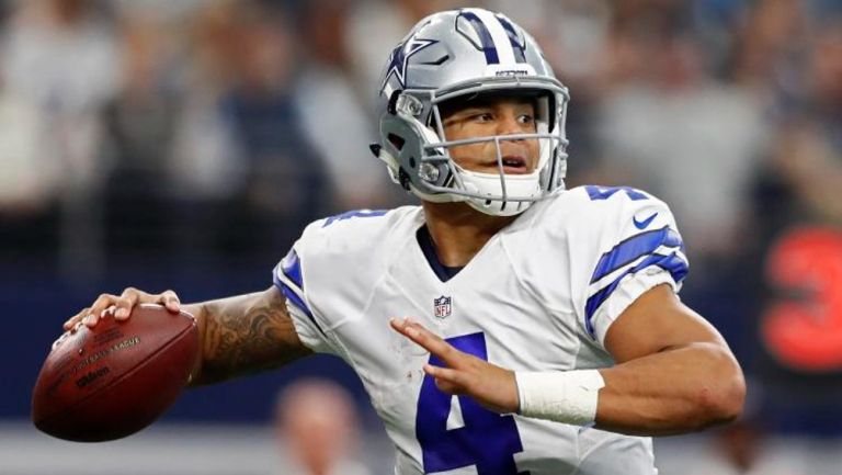 Dak Prescott en partido con Cowboys 