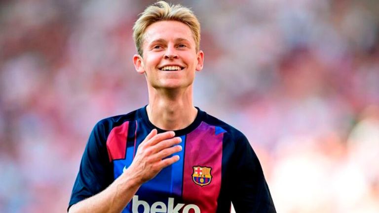 Frenkie de Jong sonríe tras acción del Barça