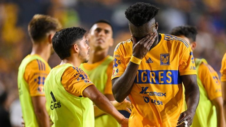 Jordy Caicedo se fue llorando tras su expulsión