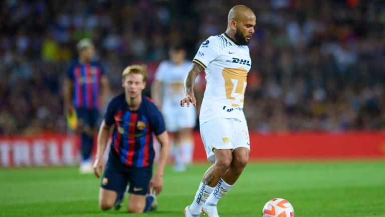 Barcelona vs Pumas: Dani Alves salió de cambio ovacionado por la afición