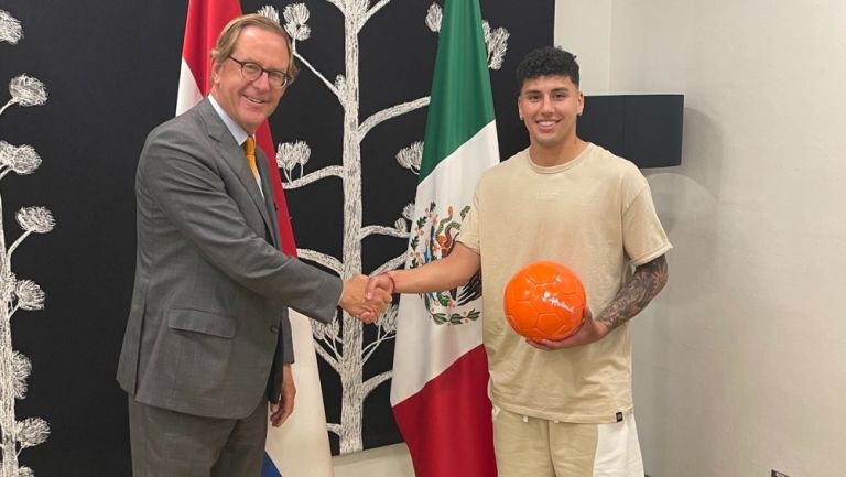 Jorge Sánchez: Recibió visa de trabajo; debut con Ajax cerca