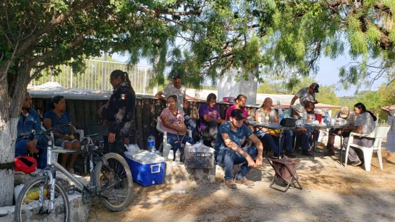 Familias de los mineros en Coahuila pidieron ayuda a rescatistas extranjeros