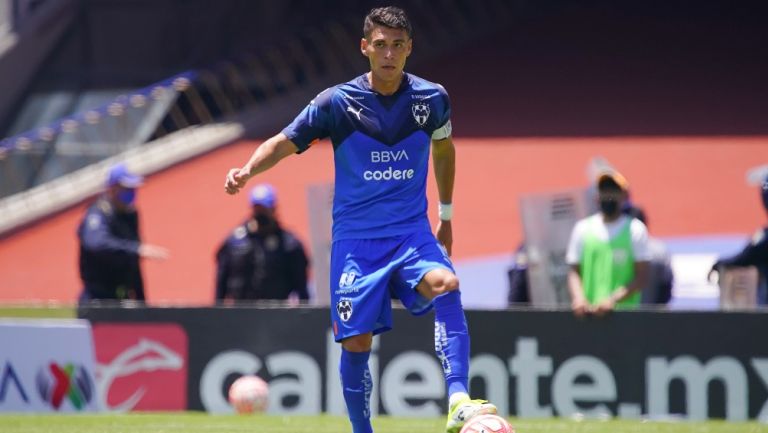 Héctor Moreno en partido con Rayados