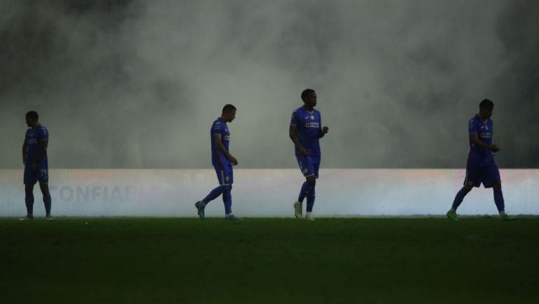 Cruz Azul cayó en lo más obscuro de su historia