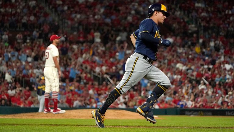 Luis Urías: Jonrón 13 en la temporada para el mexicano en triunfo de Brewers ante Cardinals