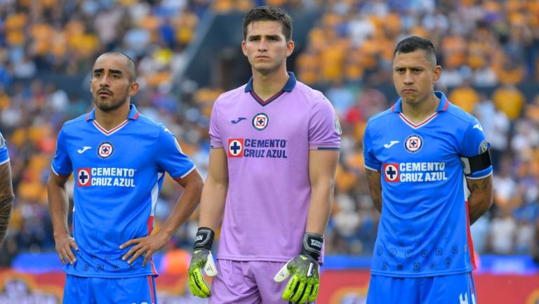 Afición de Cruz Azul pidió salida de Baca y Cata