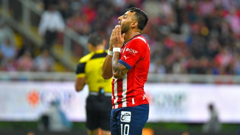 Alexis Vega no se presentó a entrenar con Chivas