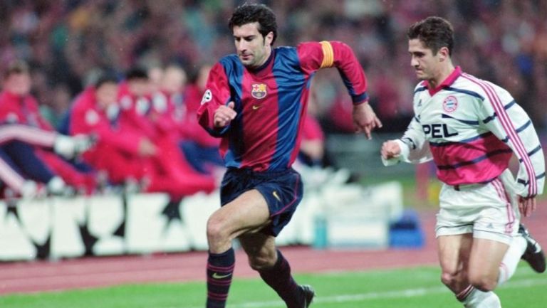 Figo jugando con el Barcelona