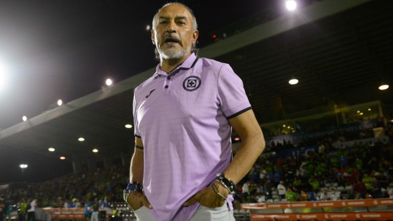 Raúl Gutiérrez dirigiendo a Cruz Azul