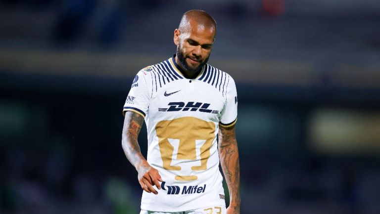 Dani Alves ganó su primer juego con los universitarios