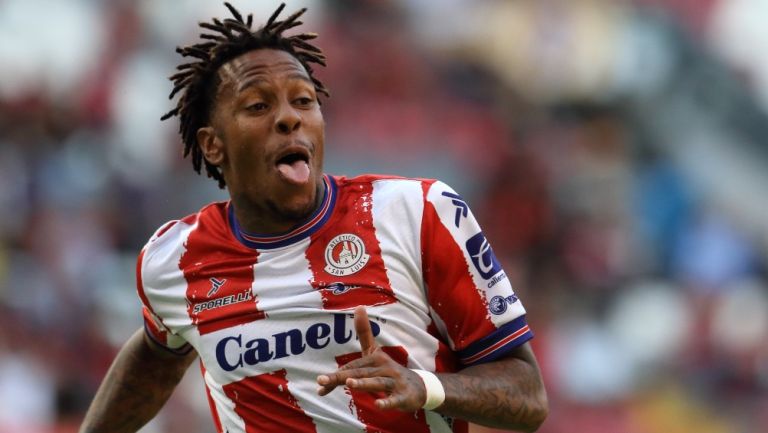 Abel Hernández de San Luis celebra ante Atlas