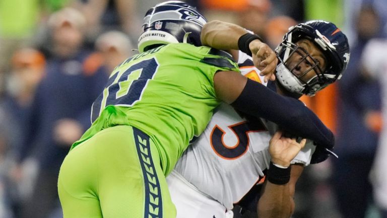 Seahawks maniataron en su regreso a Seattle a Russell Wilson