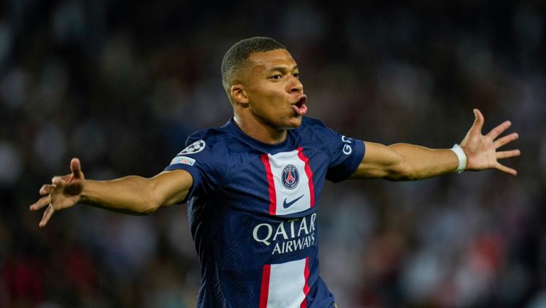 Mbappé en festejo de gol