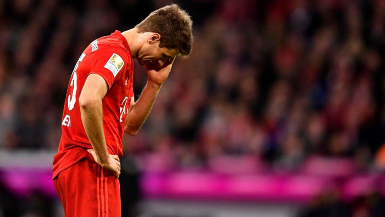 Thomas Müller se lamenta tras una acción