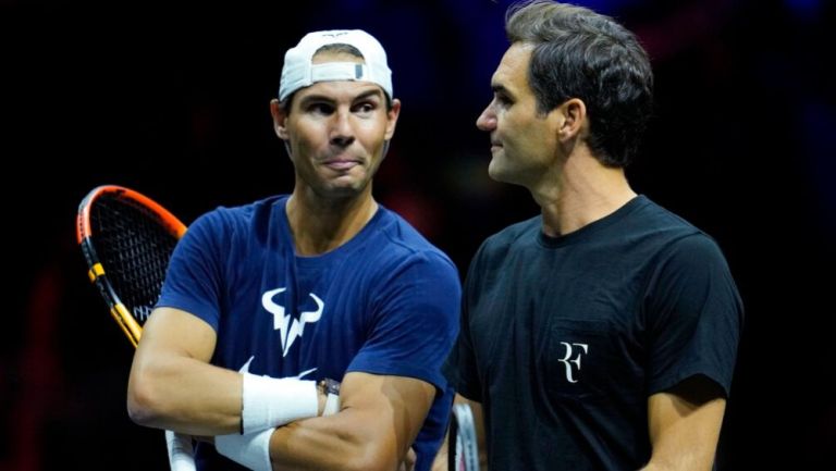 Roger Federer junto a Rafael Nadal en contienda 