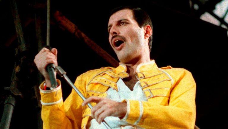 Freddie Mercury en un concierto en Alemania