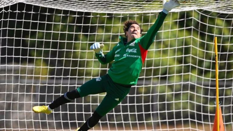 Guillermo Ochoa con el Tricolor