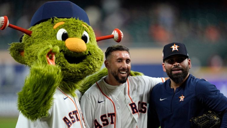 HH lanzó la primera bola de los Houston Astros