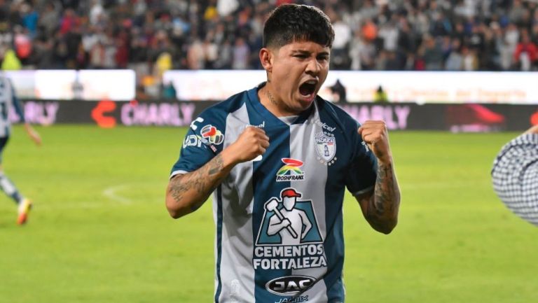 Chifis López en festejo con Pachuca