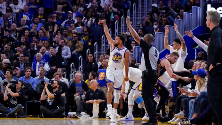 Stephen Curry en victoria vs Lakers