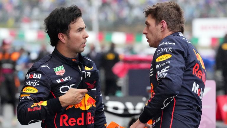 Pérez y Verstappen en un GP de la F1