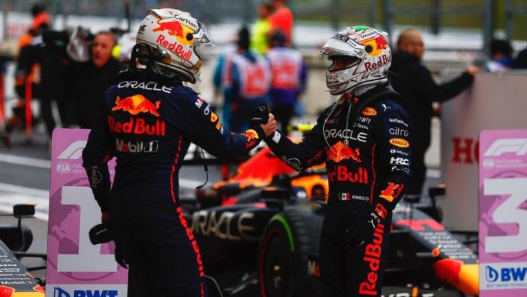 Checo Pérez y Max Verstappen