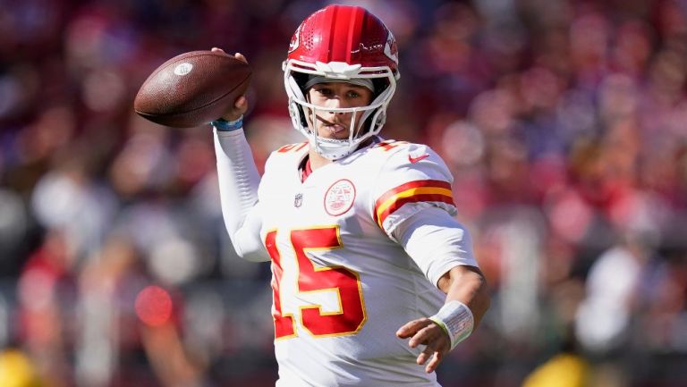 Patrick Mahomes en acción con Chiefs