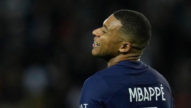 Mbappé en un partido con el PSG 