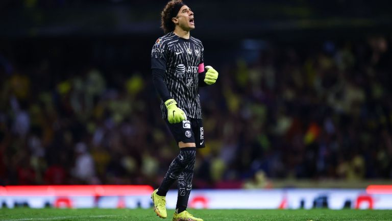 Memo Ochoa con el América