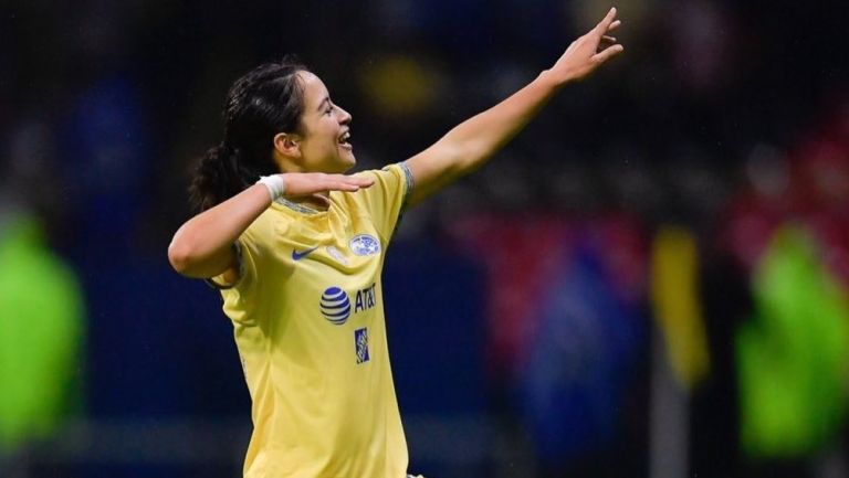 Scarlett Camberos en festejo de gol