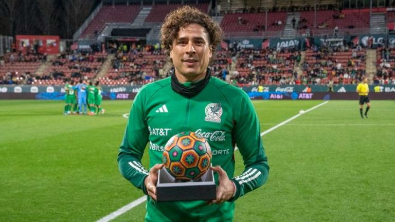 Memo Ochoa con el Tri