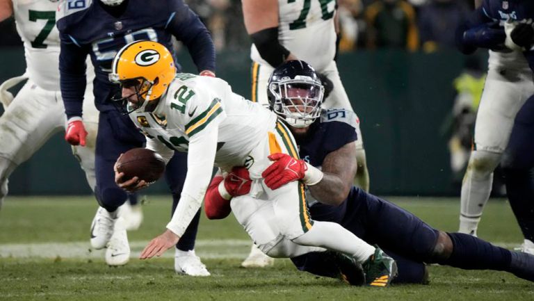 Rodgers es capturado en duelo ante los Titans