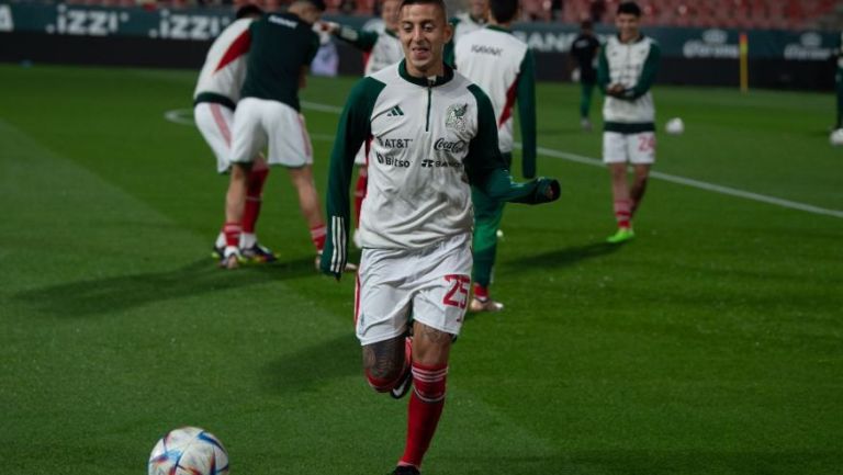 Roberto Alvarado con el Tri