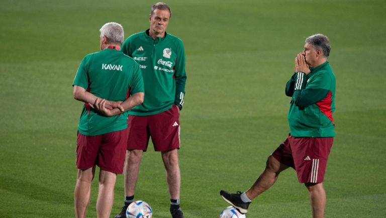 Cuerpo técnico de México en un entrenamiento