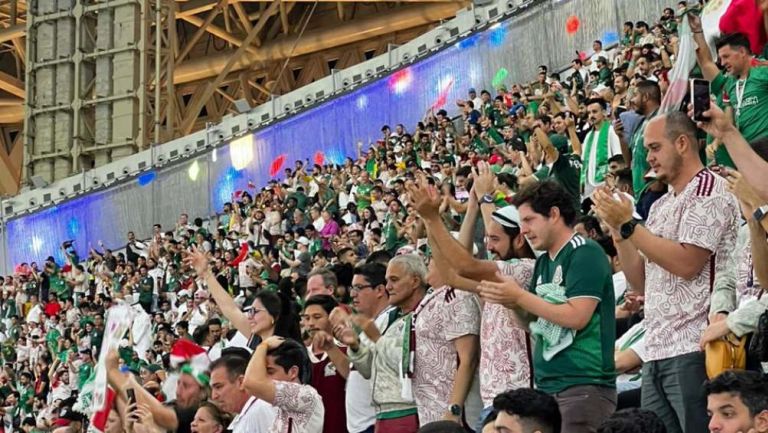 Aficionados mexicanos en el Estadio Lusail