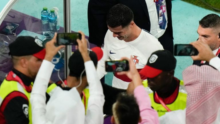 Qatar 2022: Expulsan a fan tras 'arrojarle' botella de agua a CR7